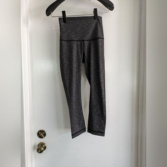 Lululemon crop leggings - Picture 1 of 7